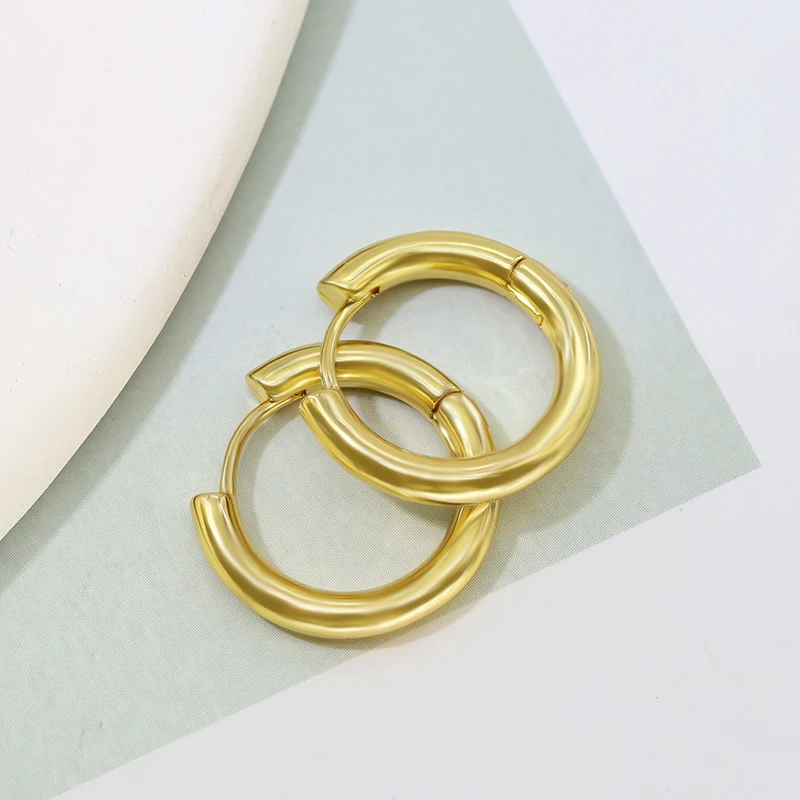 2023 High Quality Fashion Jewelry Women Minimalist Plain Gold Plated Simple Hoop Huggie Earrings