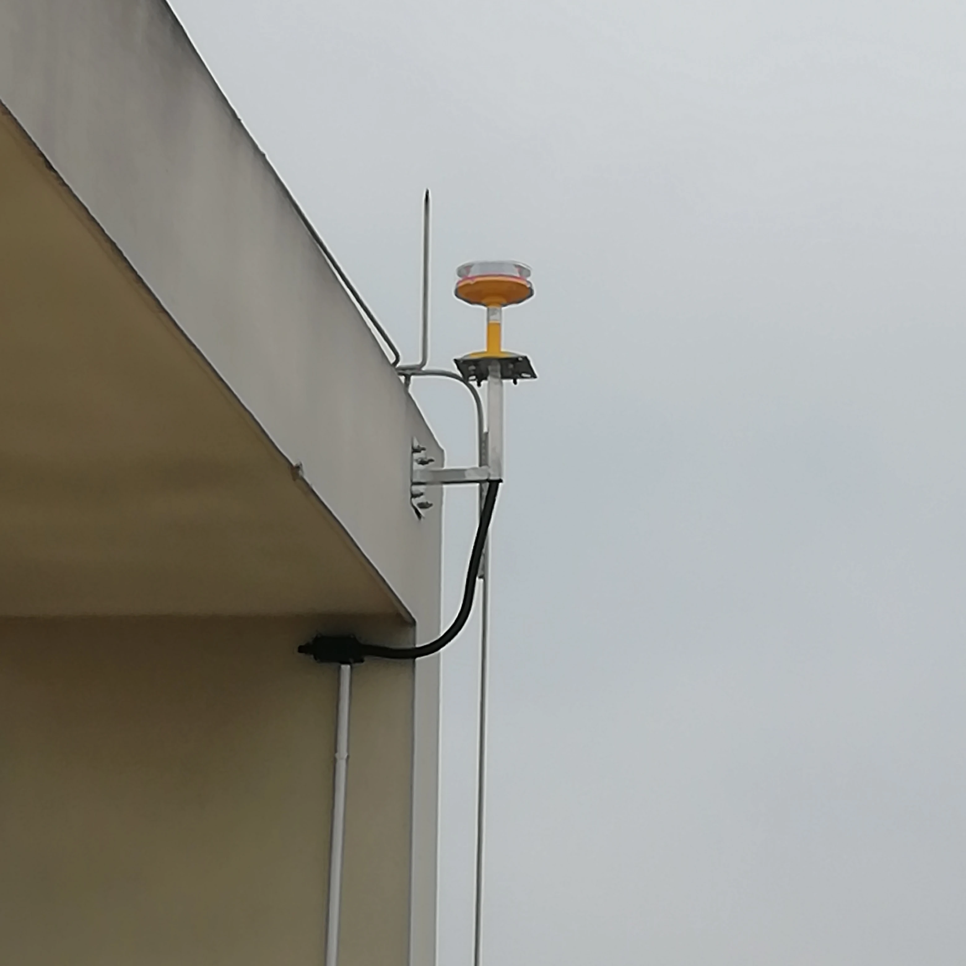 Obstruction light tower l810 steady-burning red 10cd/32.5cd visual warning signal of high rise building or towers