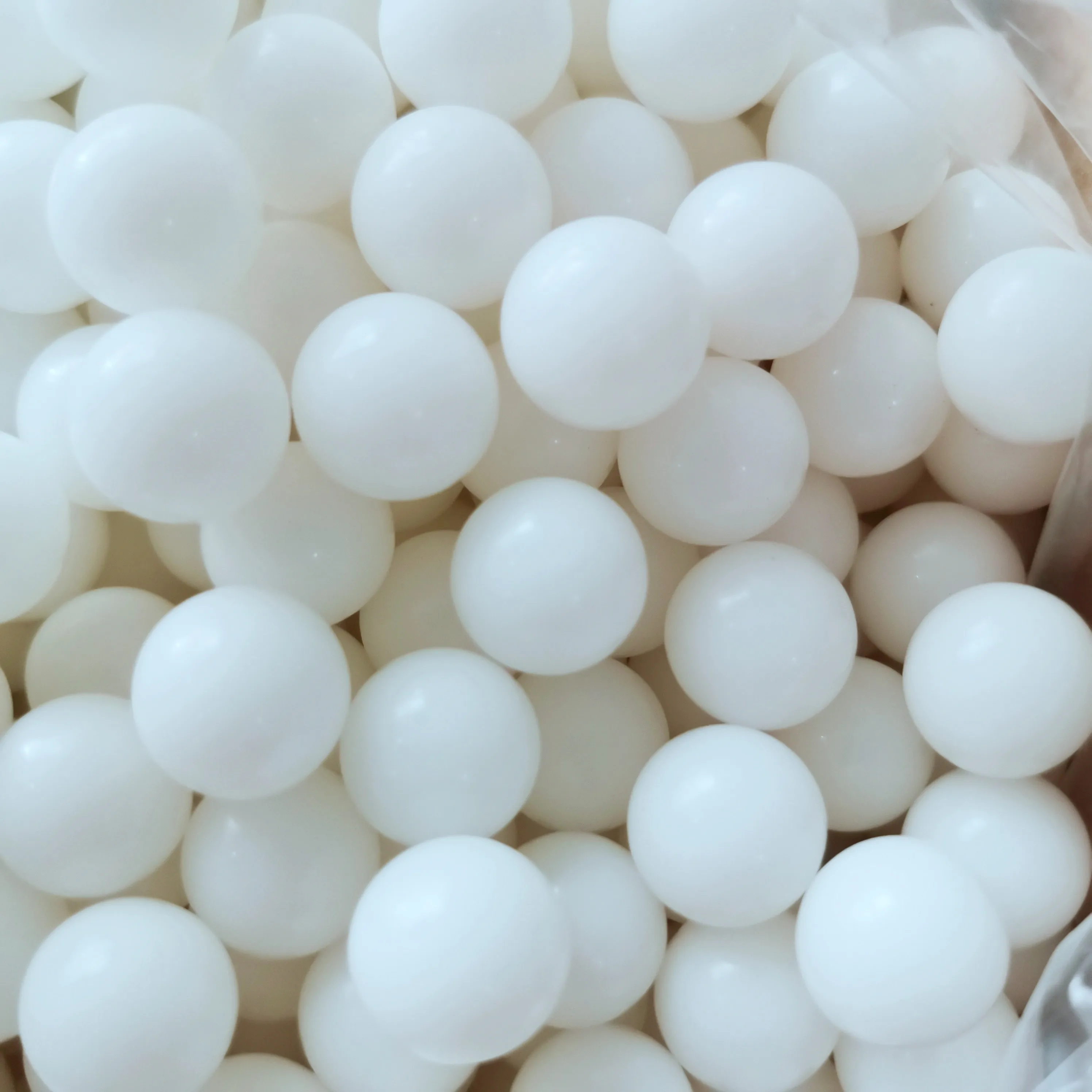 Wholesale 65mm 75mm White pom plastic ball pit balls for children