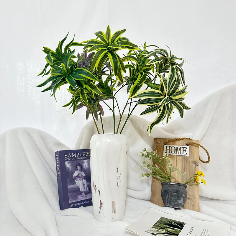 High Quality New Silk Screened Yellow Edge Lily Leaves Green Artificial Plant Indoor Outdoor Christmas New Year Decorations