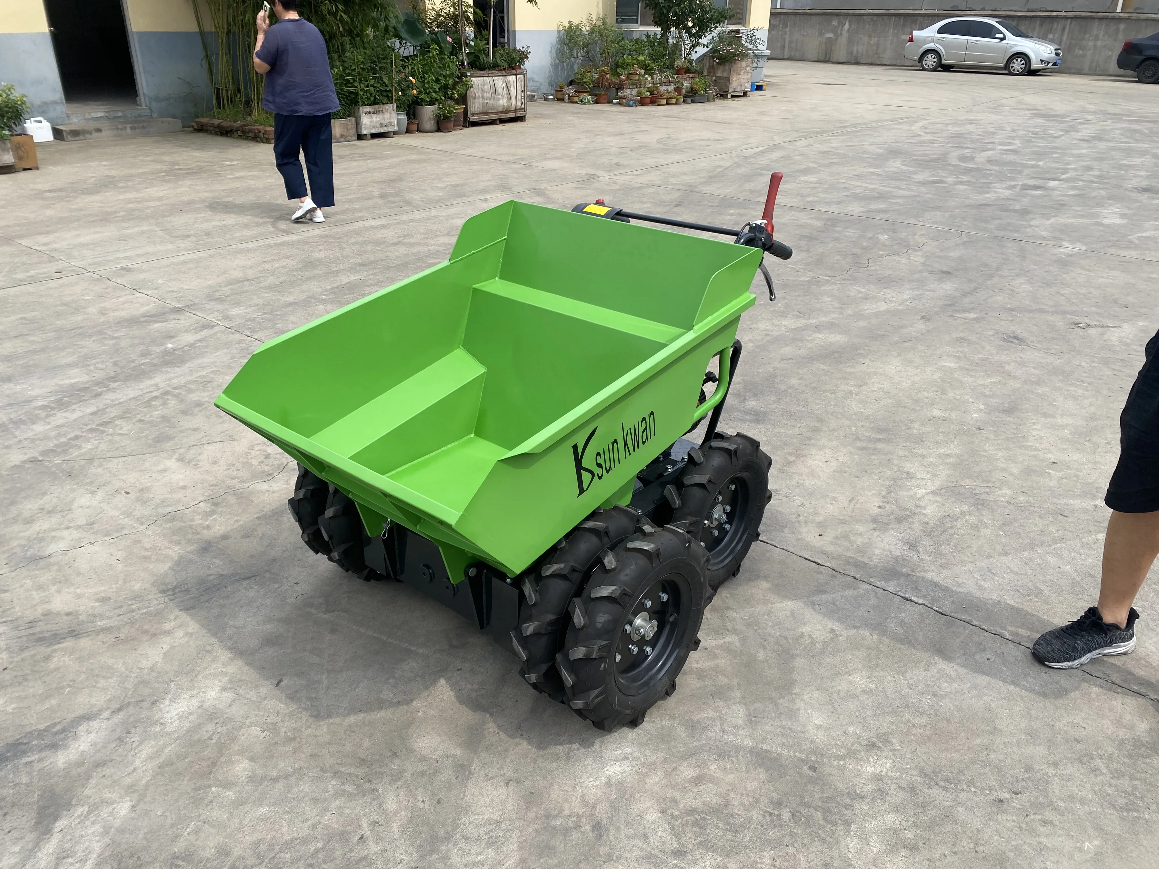The Best Price   High Quality  Mini Transporter  Track Dumper  Gasoline Power  Mini Dumper Loaded Capacity 400kg 500kg 800kg 1t
