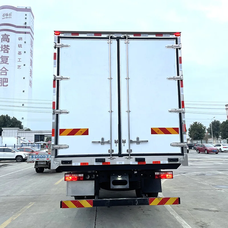 JAC 4*2 automatic reefer freezer cold fresh food meat chicken fish refrigerator trucks for sale