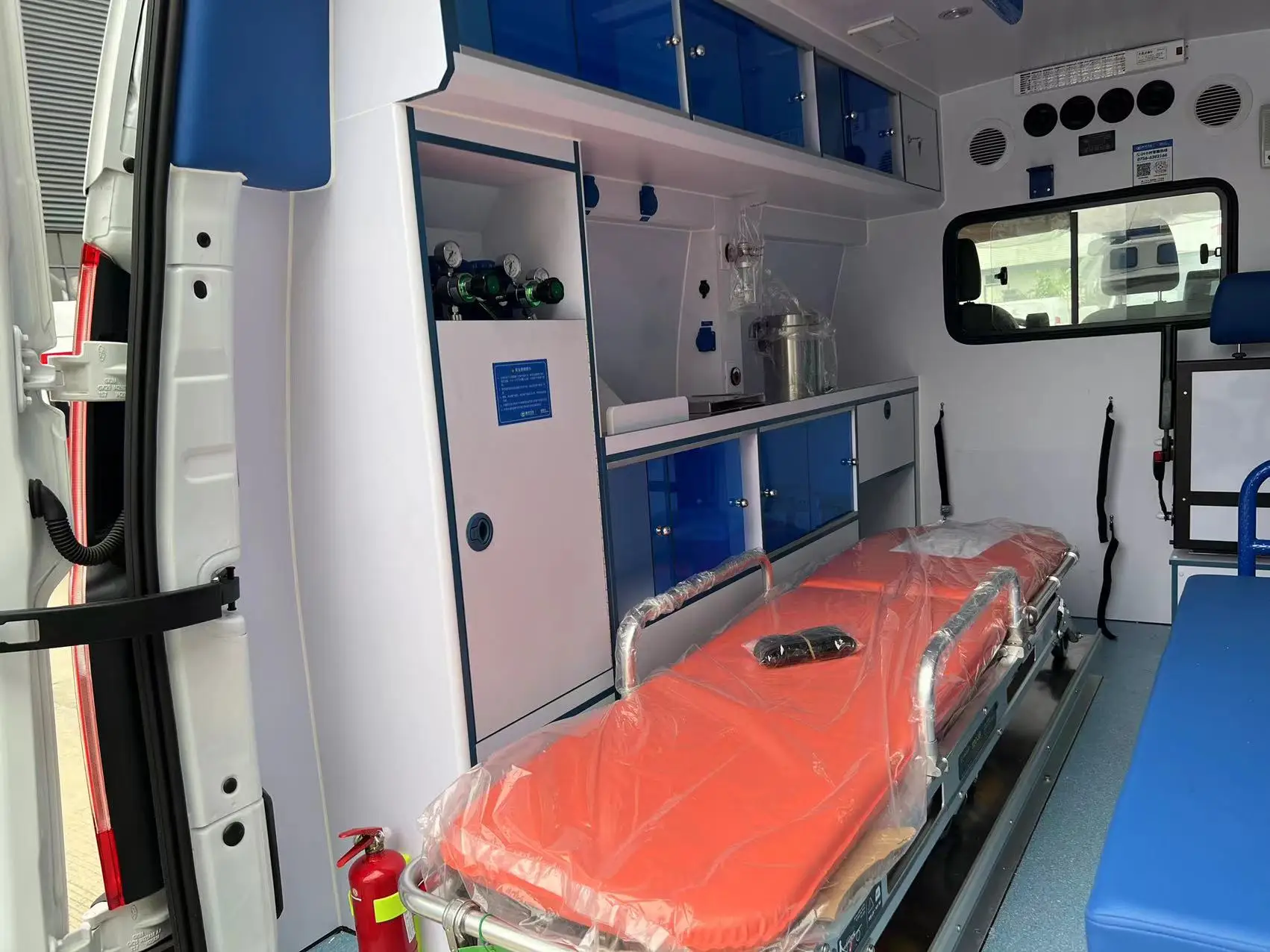 New Mobile Transit V362 Monitoring Ambulance Vehicle ICU Medical Emergency Ambulance Car for sale (Gasoline , MT, Euro6)