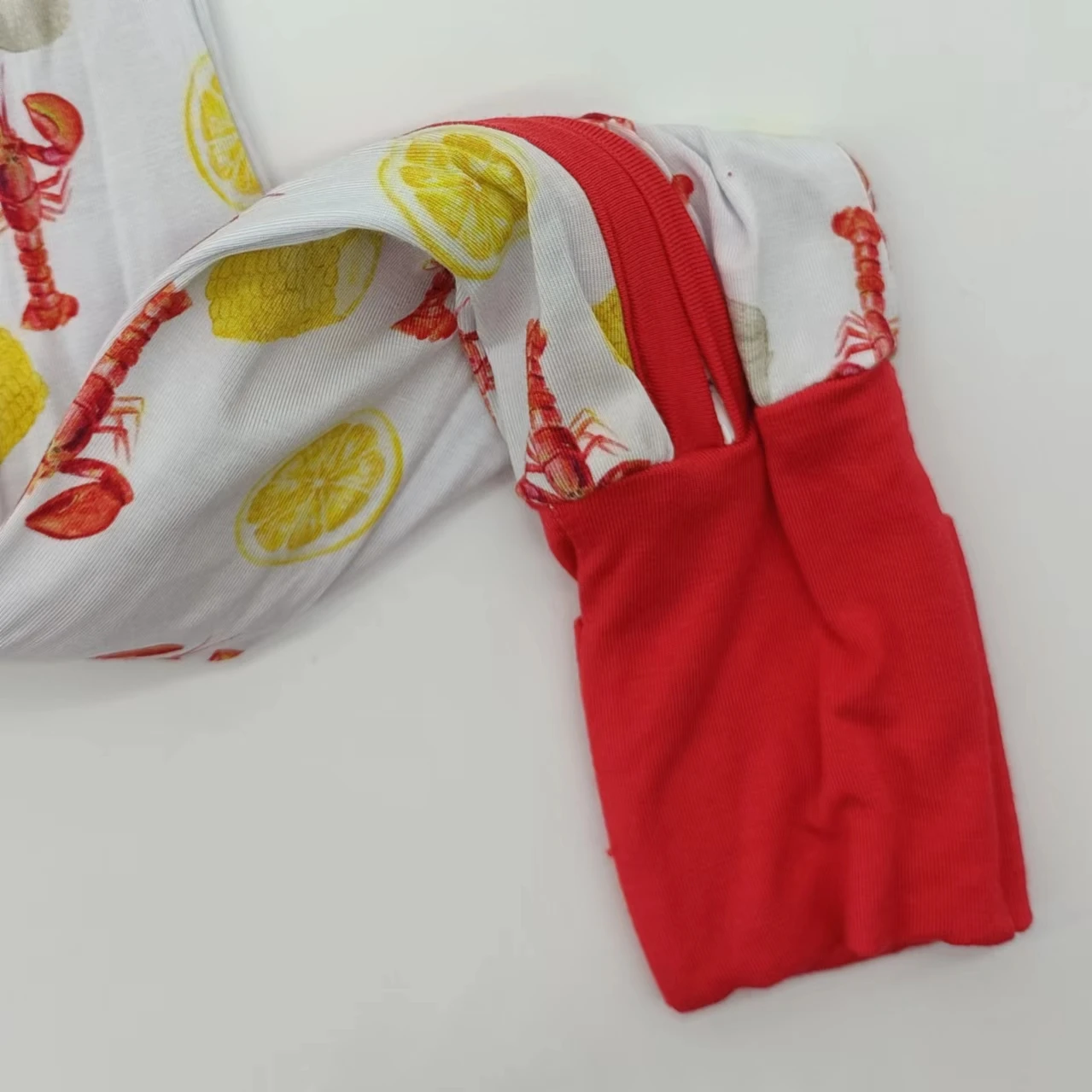 Детский комбинезон с принтом лобстера