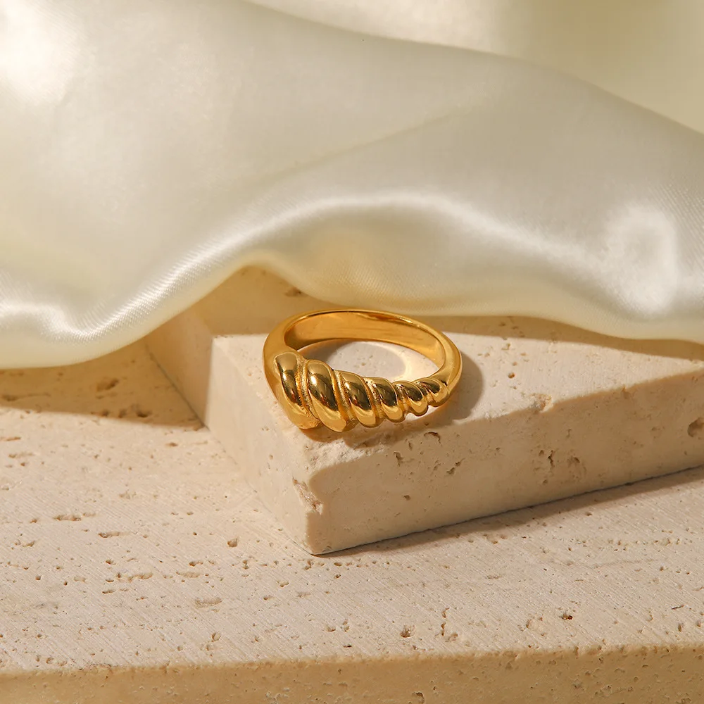 High Quality Half Screw Shape 18K Gold Plated Stainless Steel Chunky Rings For Women