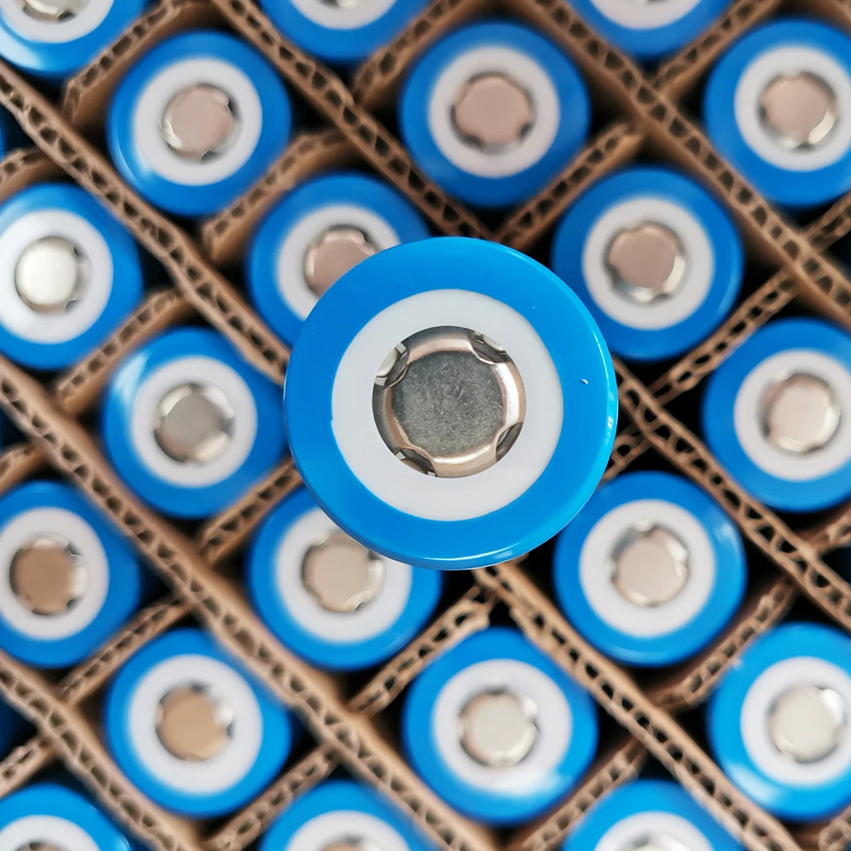  Аккумуляторная литиевая батарея 3C разрядка 32700 lifepo4 6000 мАч для системы хранения солнечной энергии 3 2