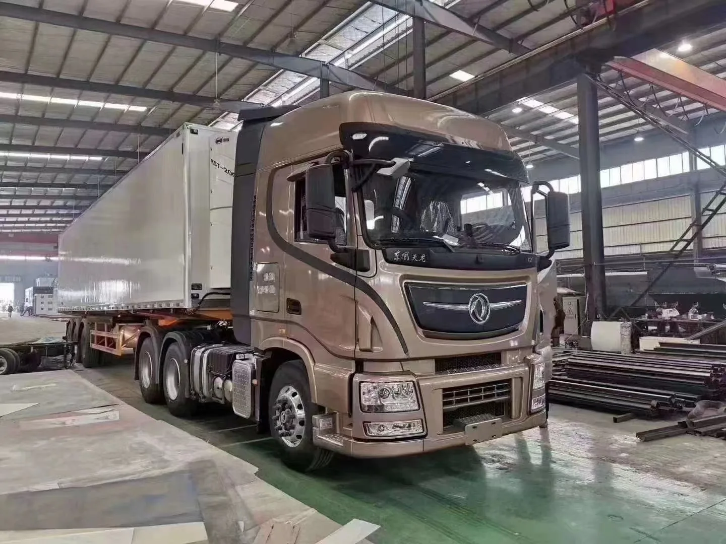 Custom 30ton Beef Semi-trailer Pork Semi-trailer Frozen Food Semi-trailer Dongfeng Brand Cummins Diesel Engine 430hp T-bar Plate