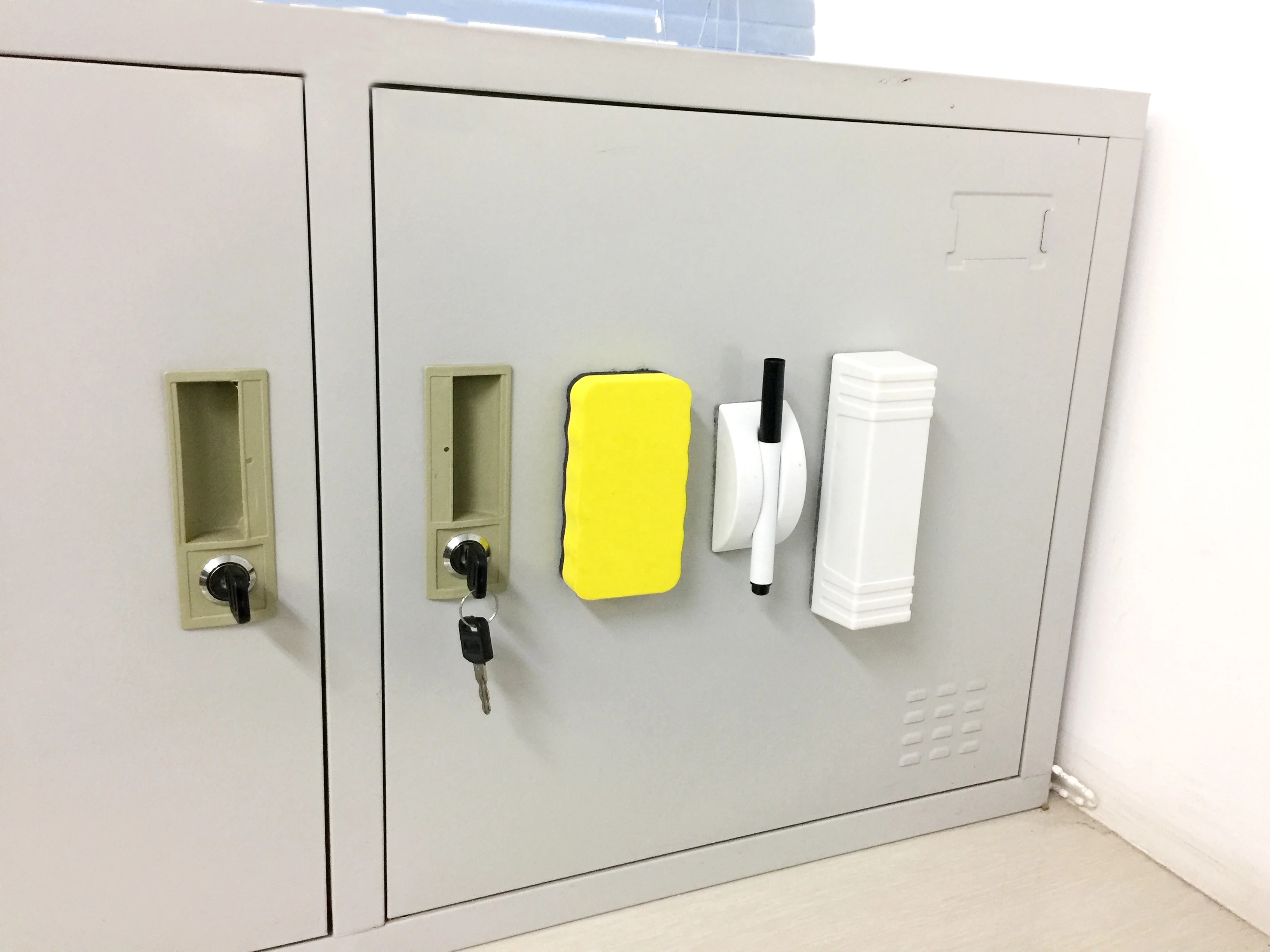 Innovative customized dry erase white board eraser removable magnetic blackboard eraser for office