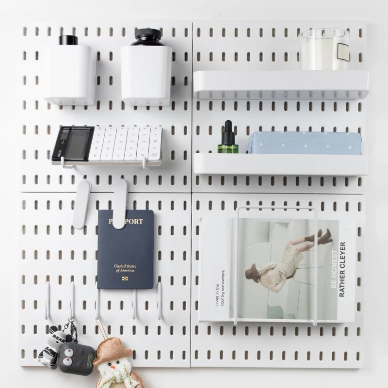 Бесплатный комбинированный настенный органайзер для студии DIY Pegboard с аксессуарами