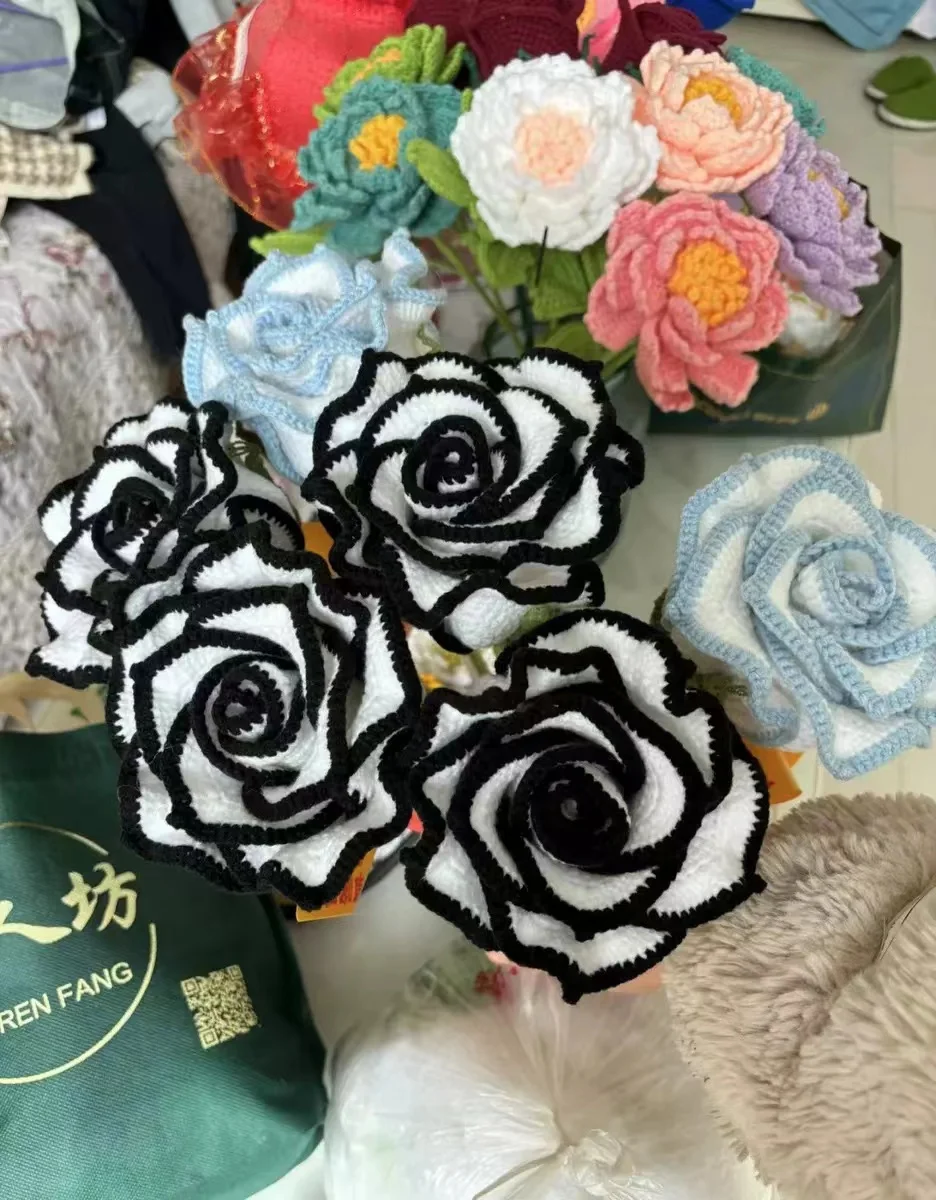 Woven Roses Knitting Crochet Flower Bouquet Crochet Handmade Black White Rose Artificial Flowers Wedding Decor Birthday Gift