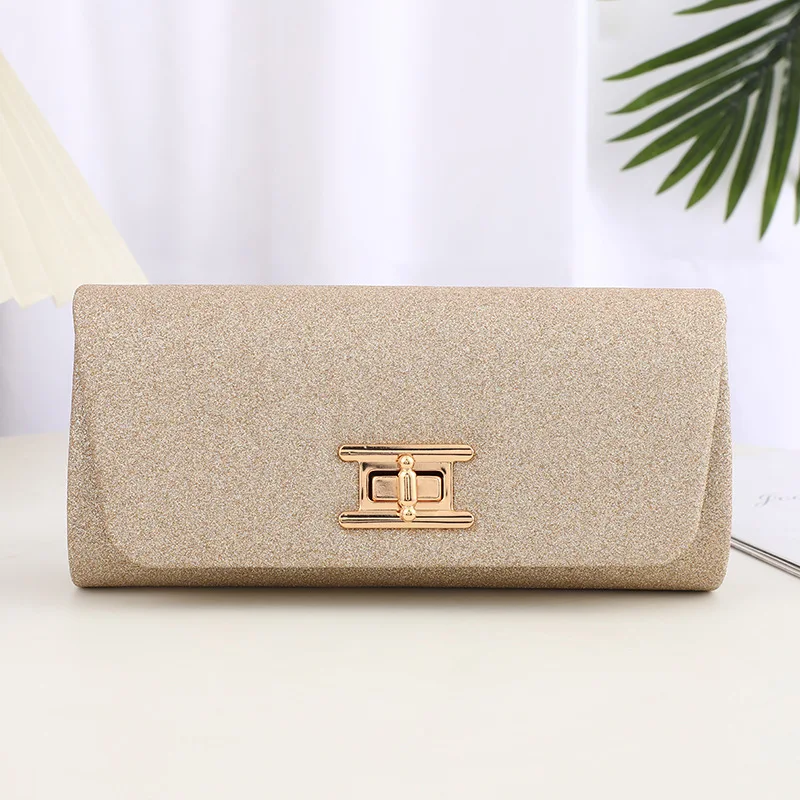 Темперамент: элегантная однотонная сумка на цепочке для вечеринки помады воздушной подушки хранения с магнитной застежкой квадратная