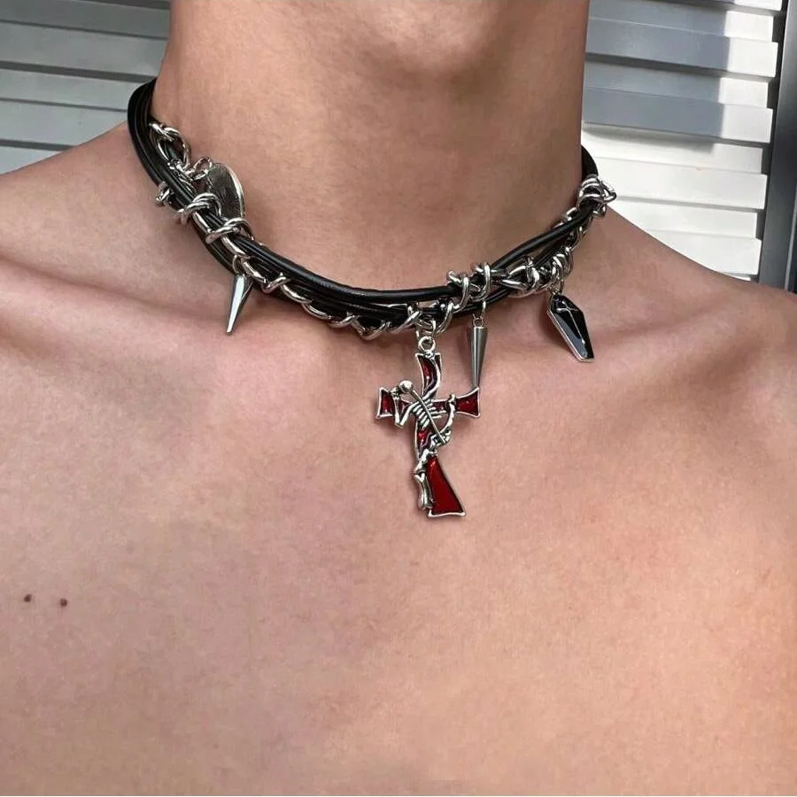 Ошейник из искусственной кожи с заклепками