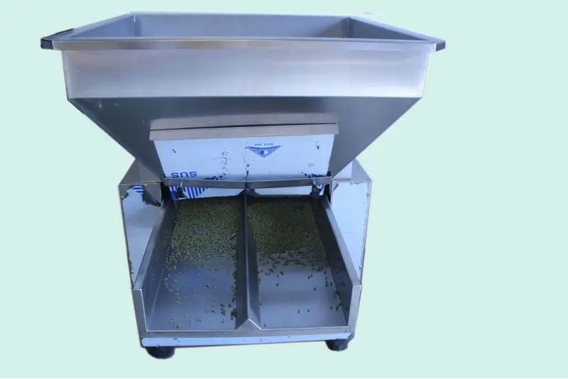 Electromagnetic Stainless Steel Vibratory Feeder for Food and Non-food in the Packaging Line