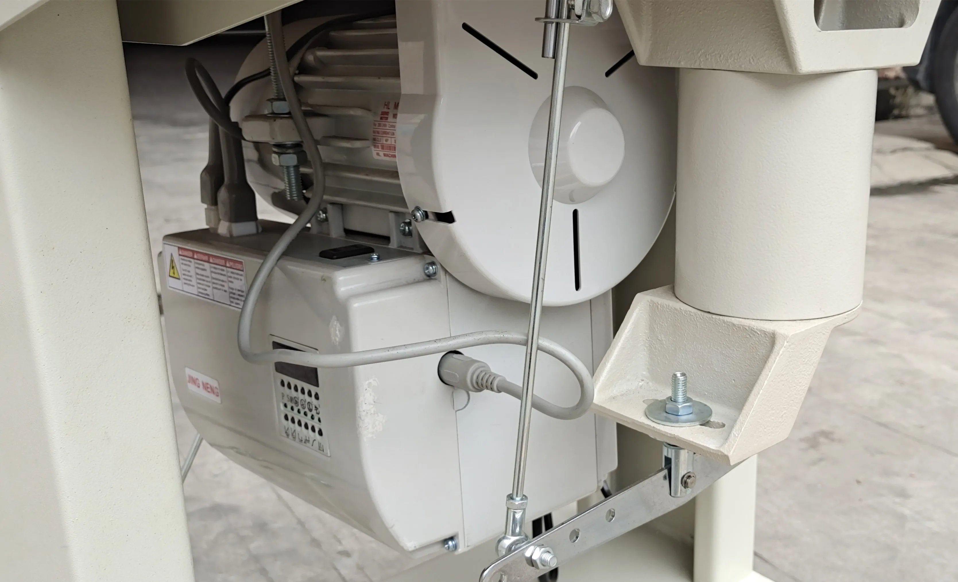 JN-168 швейная машина с двойной нитью, поворотным рычагом и боковой строчкой