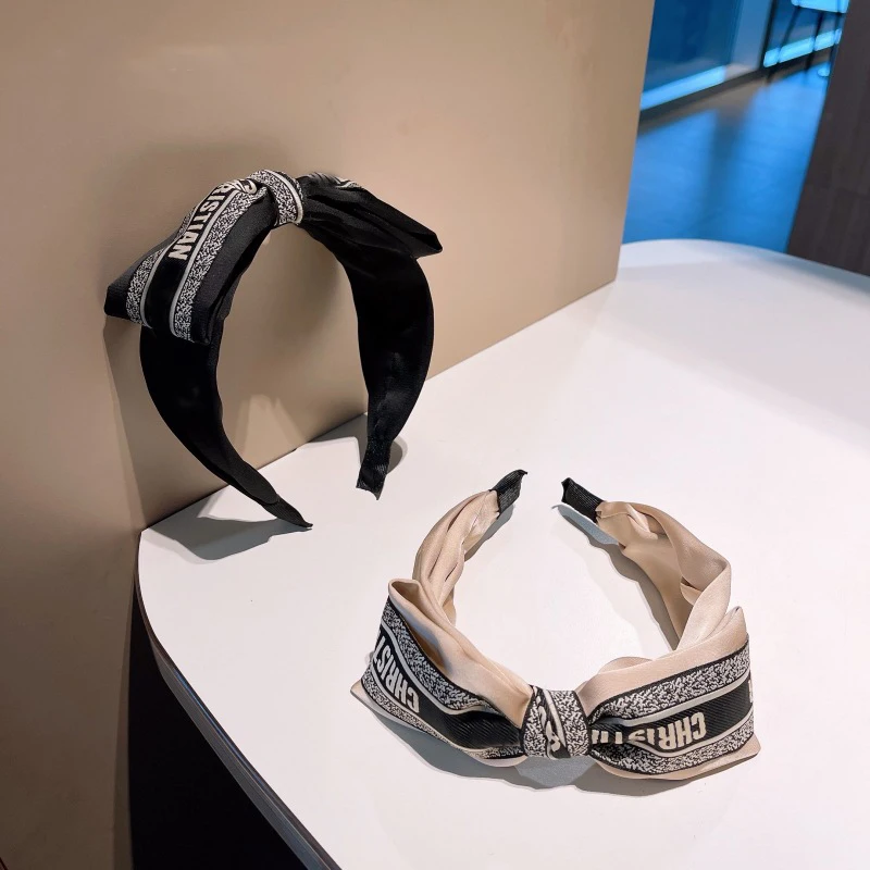 2023 New arrival Luxury ladies hair accessories Fashionable satin hairbands designer knotted headbands for women