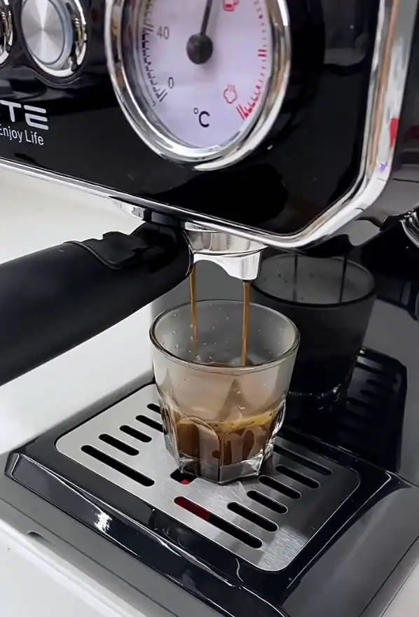 Italian Semi-Automatic Coffee Machine High-Pressure Coffee Maker for Home and Office Use
