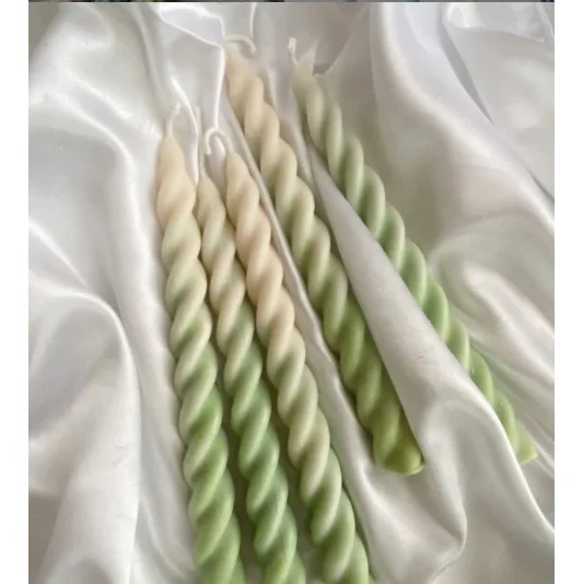 Yun Qu 2.2 x 29 cm soy wax & bee wax hand-made Ivory wavy colored twisted spiral candle