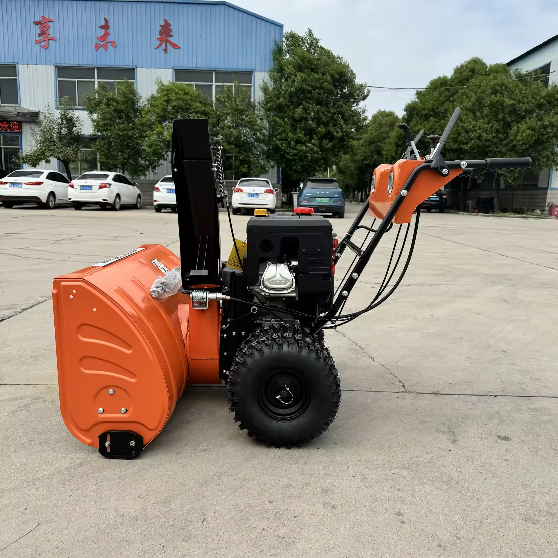 13HP Универсальный Снегоуборщик для продажи Выдающаяся производительность и эффективность доступны различных потребностей в очистке от снега