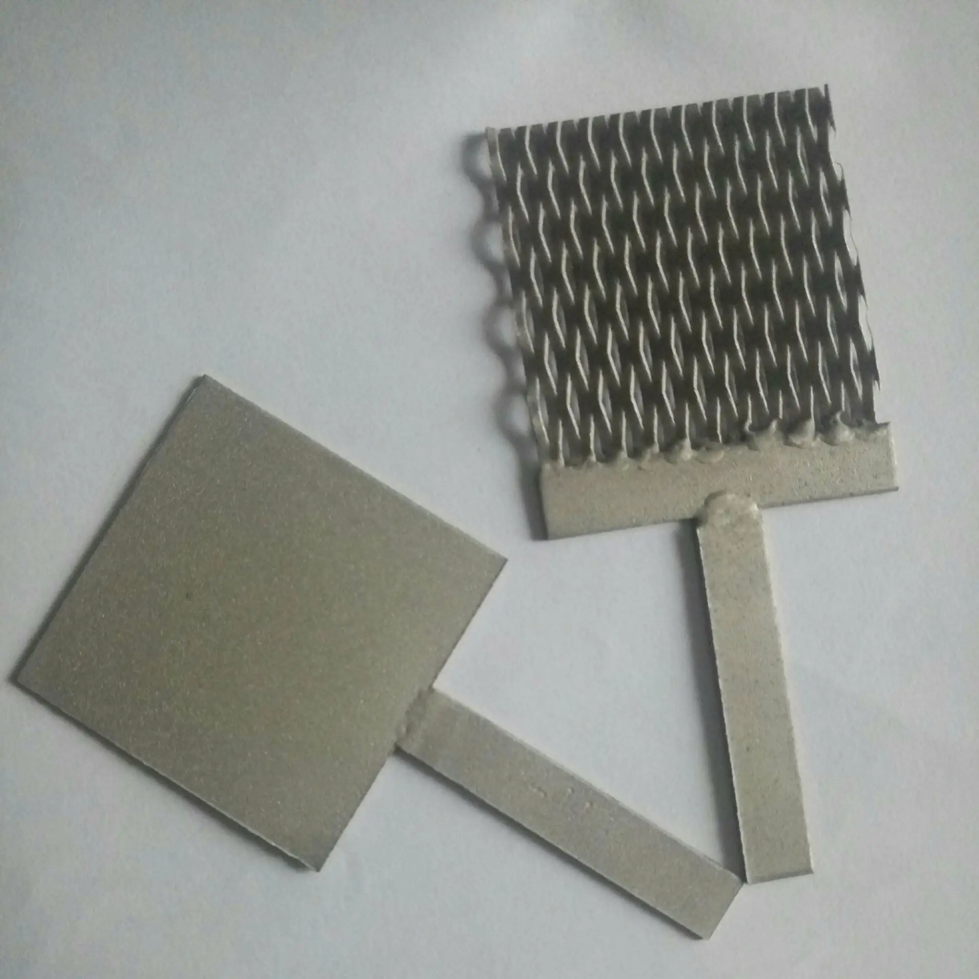 Platinum titanium anode mesh for water electrolyzer