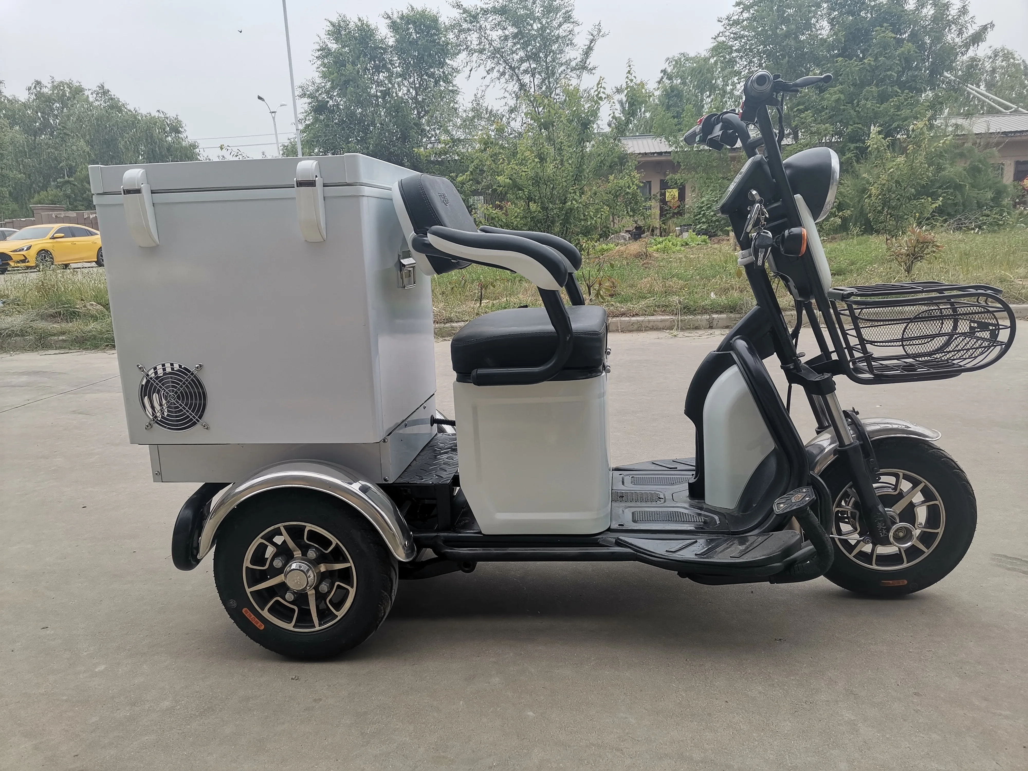 Commercial snack Cart Electric Reverse Tricycle Mobile ice cream cart