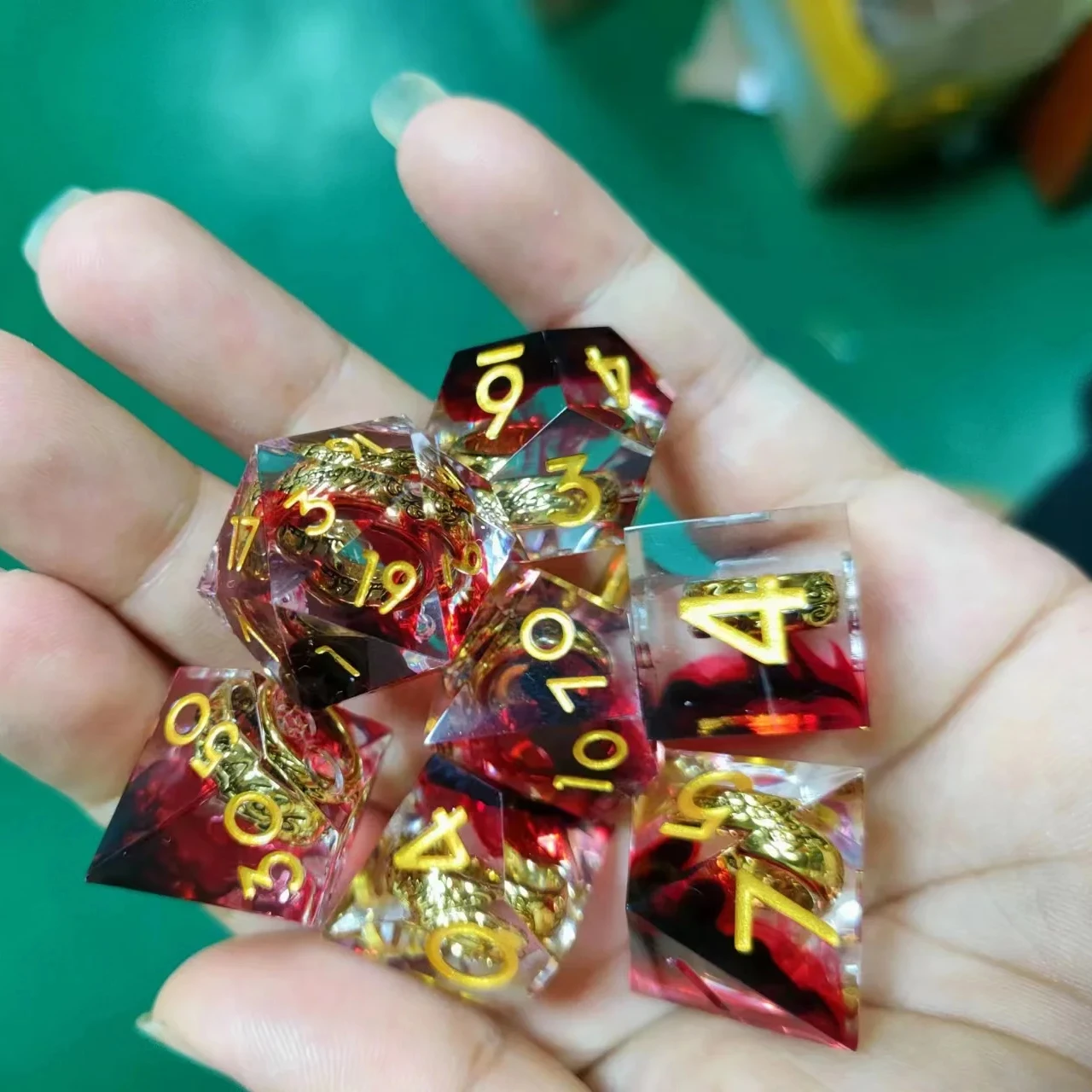 Игра драконов и подземелий d & d набор Кубков d20 многогранные кубики rpg настроить кубики