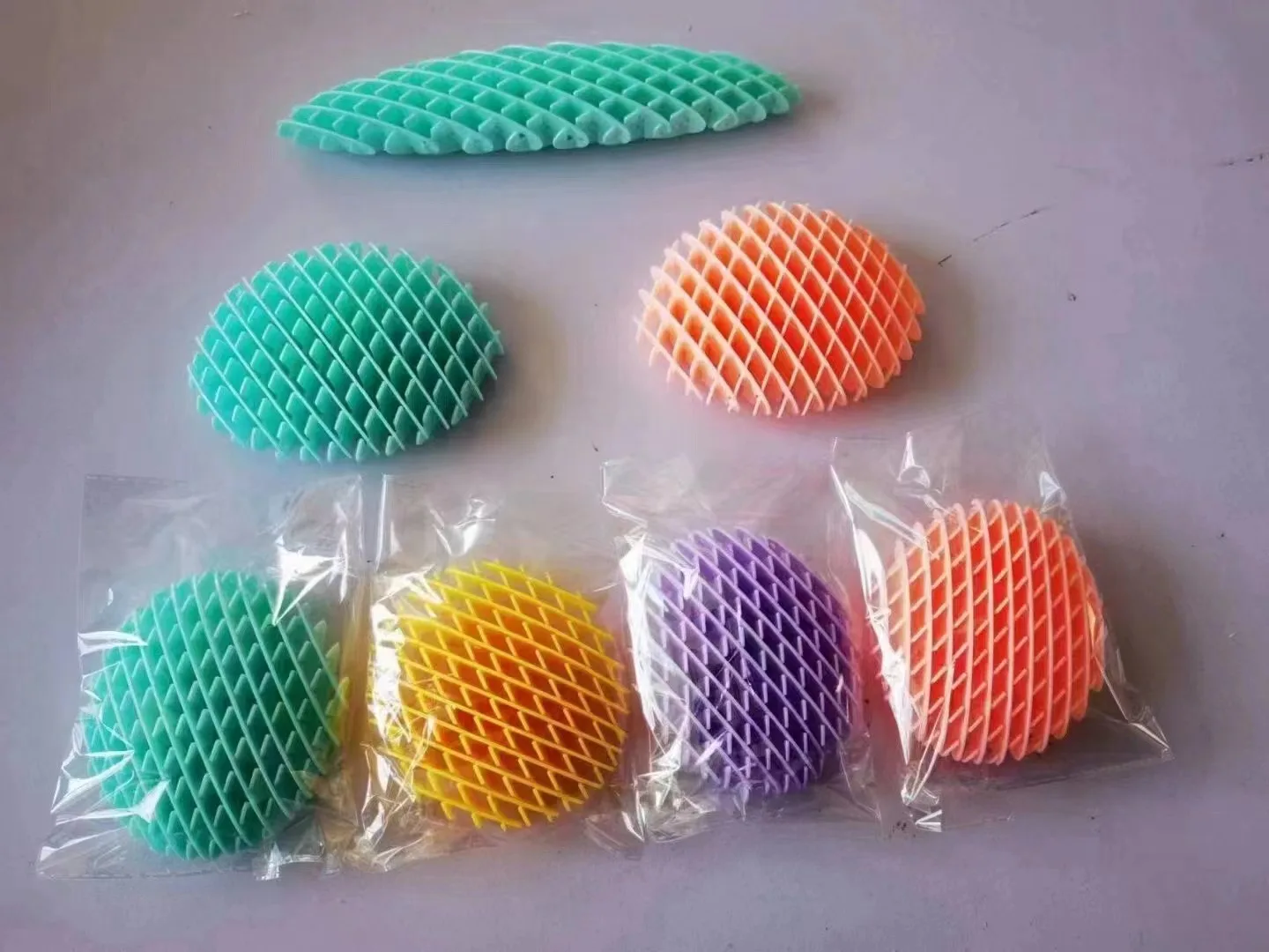 2024 New Fidget Toys 3D Deformation Elastic Mesh Morf Worm Fidget Toy