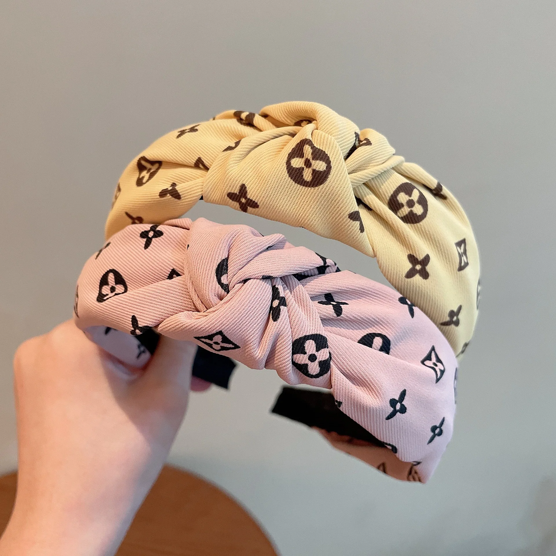 Fashion Luxury Vintage Design Print Logo Girls Hairbands Accessories Wide Twisted Bow Knot Headband For Women