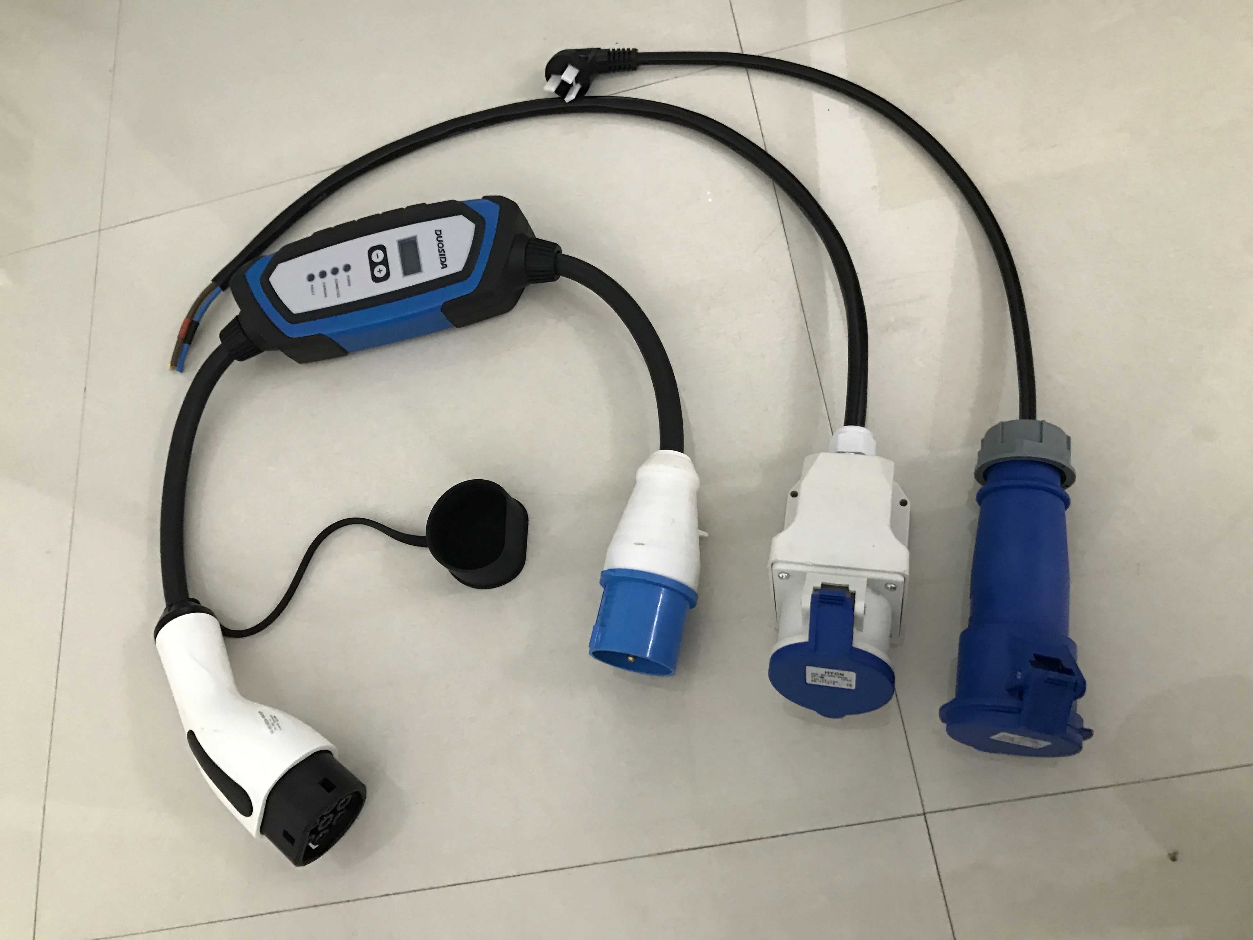 DUOSIDA Blue CEE Plug Cintrol Box with 32A 7kw EV ROHS Charger SAEJ 1772/IEC Plug 32 Household Car Charging Mode 2