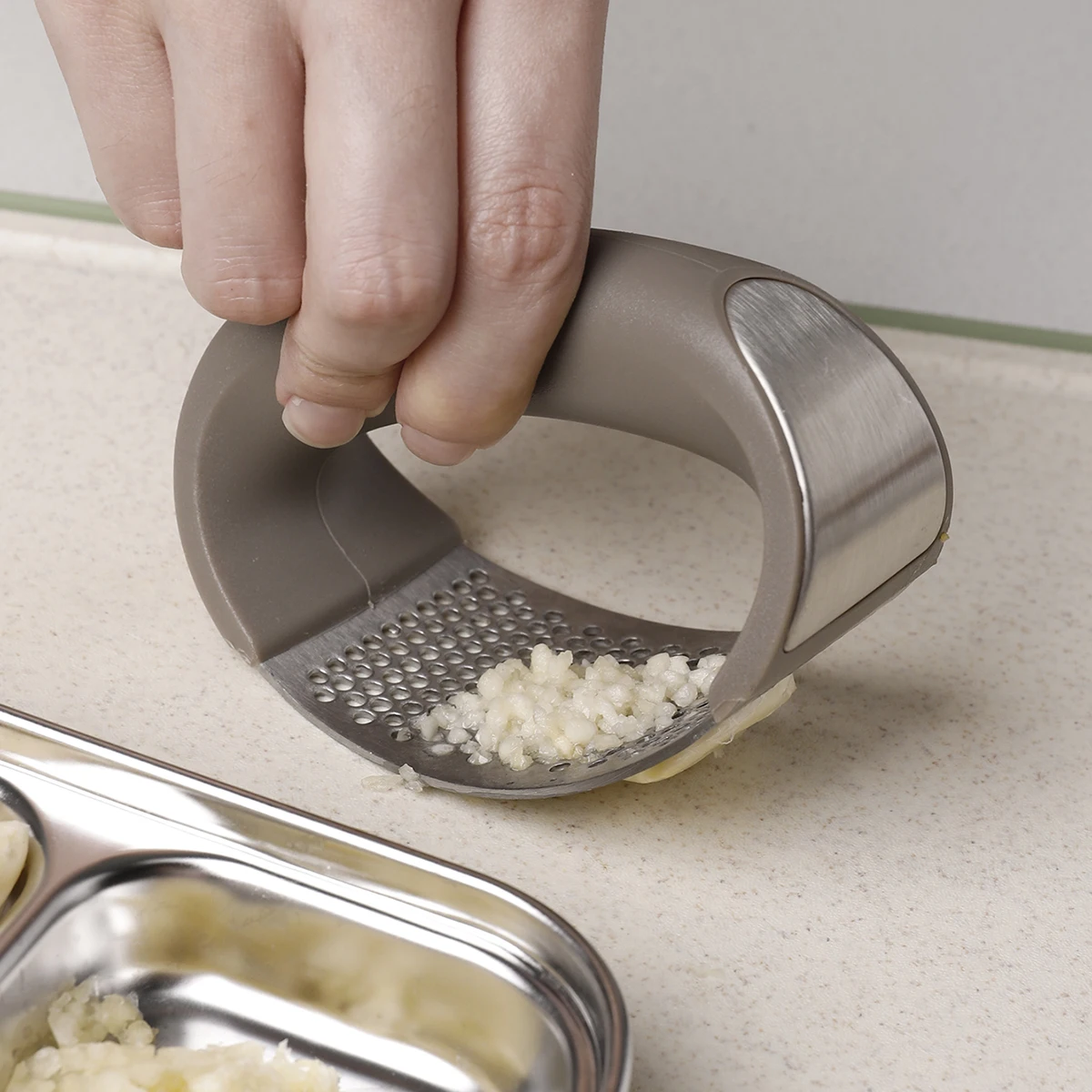Kitchen accessories new gadget multifunctional fast press portable grip stainless steel manual garlic grinder