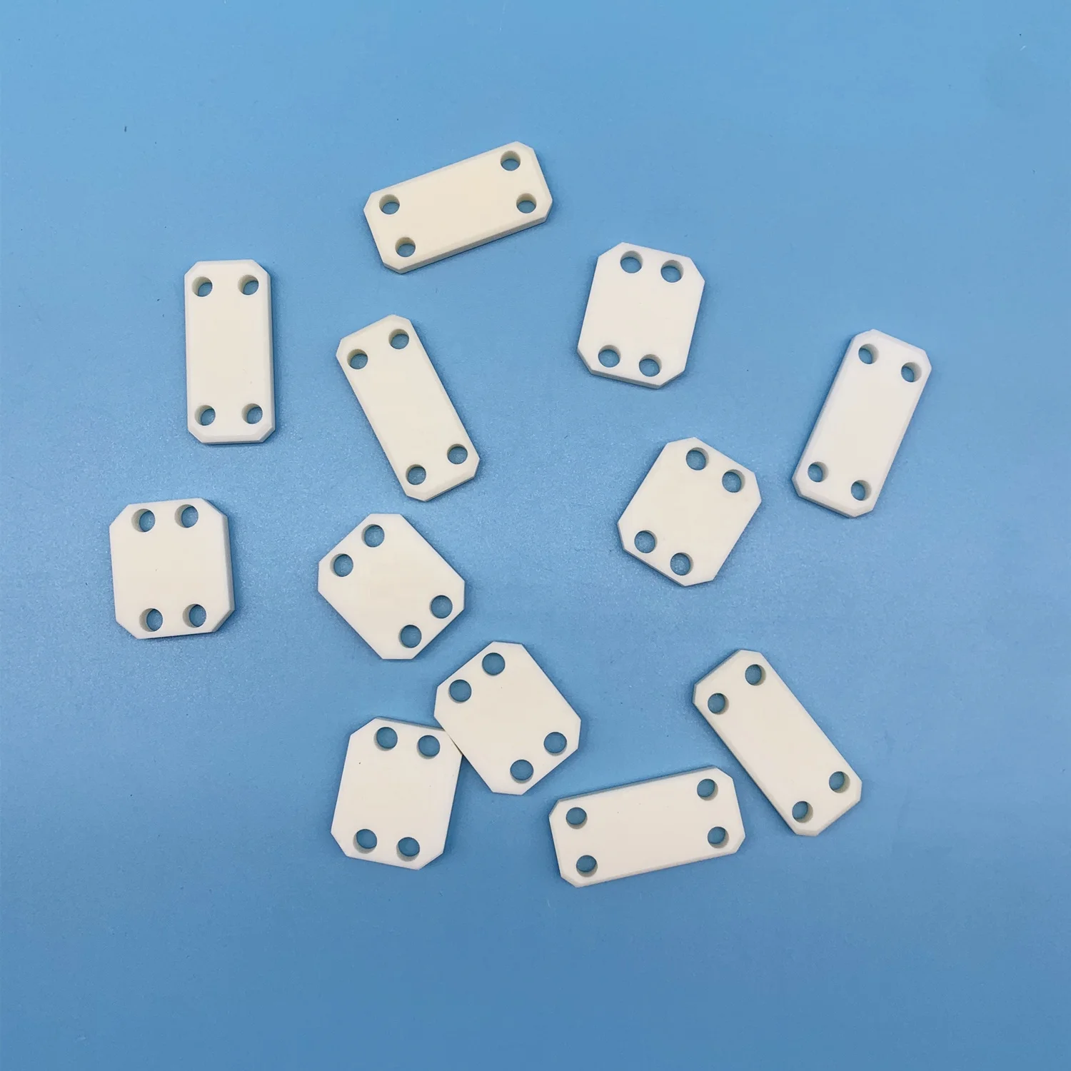 Customized 95%/99% Insulation Alumina Al2O3 Ceramic Plate
