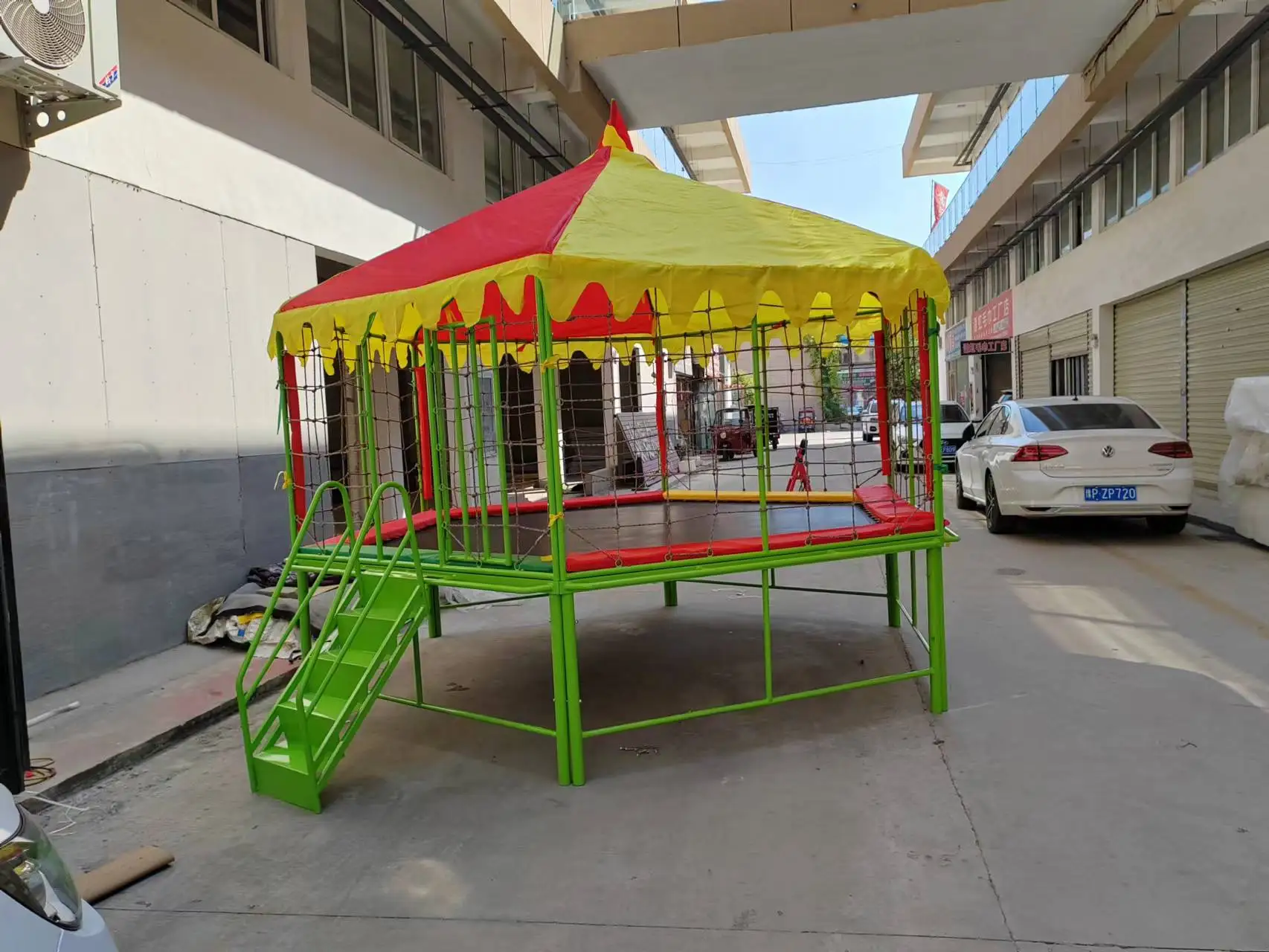 hexagonal trampoline with net for family PP mat trampoline with stairs