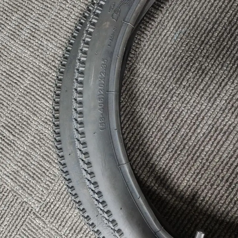 Wholesale Tires mountain bike hot sell size 26x2.10 24x2.10 26x2.35 29x2.25 27.5x1.90 27.5x2.10 20x2.35 27.5x2.25