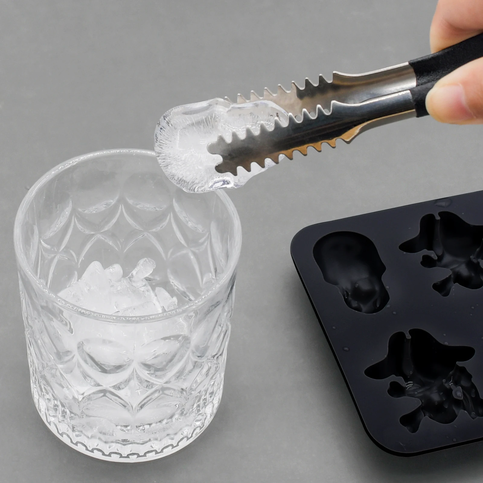2024 New Arrival Halloween Theme Bar Creative Pirate Shaped 3D Silicone Mold Ice Cube Maker