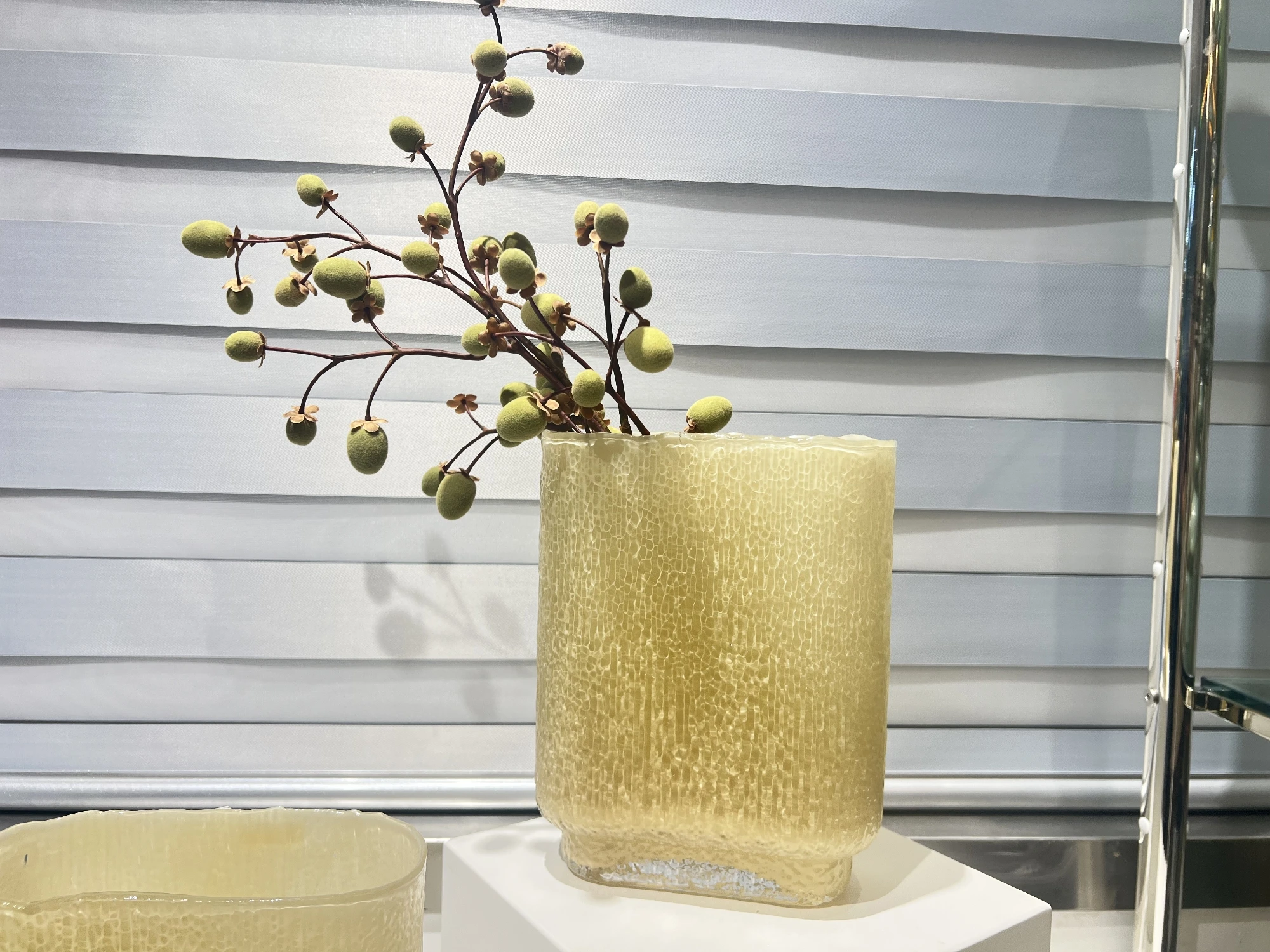 Small Vintage Style Modern Yellow Vase Crystal Glass Home Decor Europe Bud Vase With Ribbed Line Set