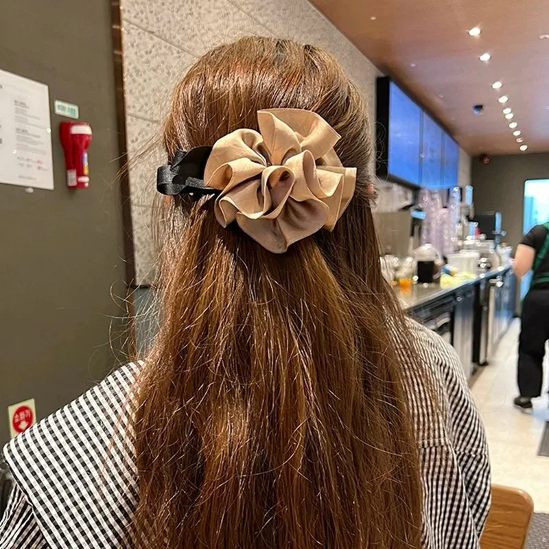 New three-dimensional pleated flower spring clip elegant temperament hairpin