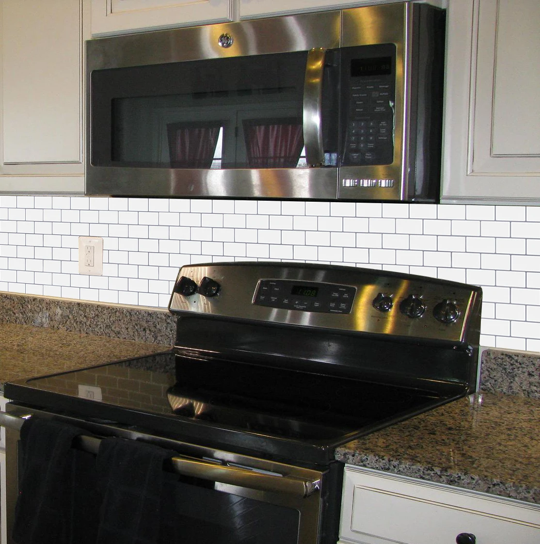 Vivid Tiles 2.5mm Thickness Peel and Stick  Backsplash Wall Sticker for Kitchen Bathroom Showroom Waterproof