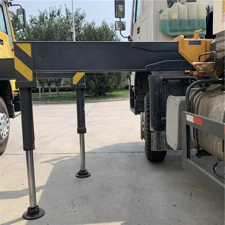 Xuzhou Manufacturer 2-14Ton Truck Mounted Crane Telescopic Boom Crane For Sale