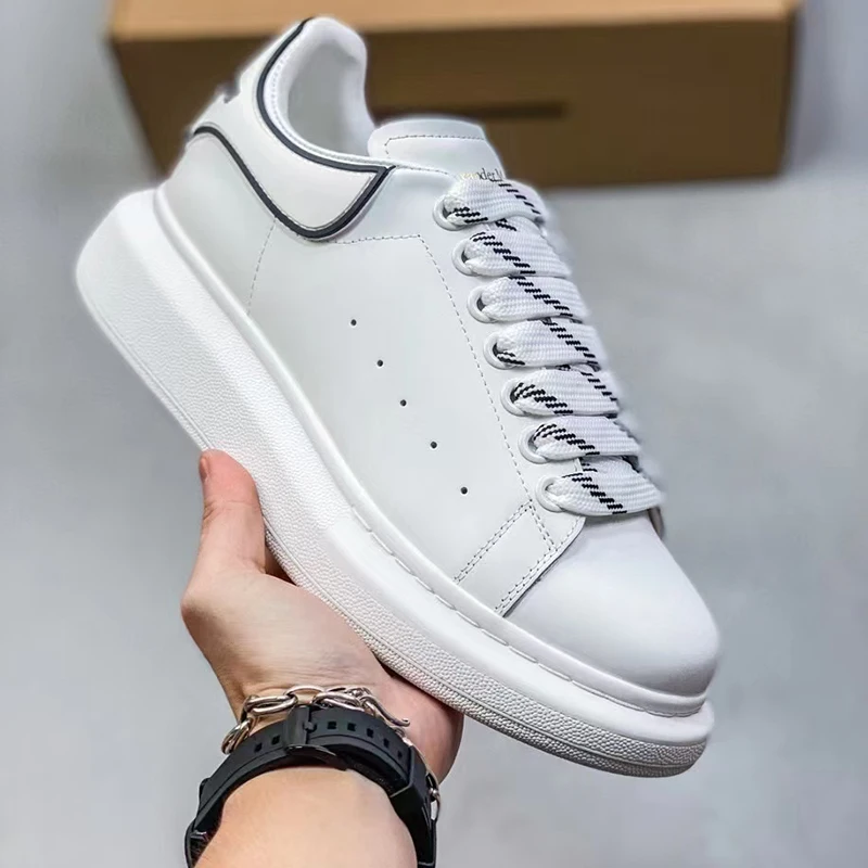 Luxury Designer Cowhide Leather Flat Sneakers for Women Men White Platform Trainers Mesh Waterproof Spring Winter Seasons