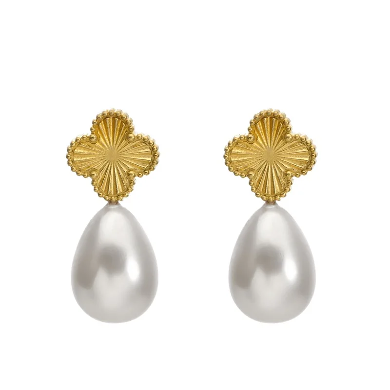 Retro light luxury pearl earrings titanium steel 18K electroplated four-leaf clover earrings stainless steel earrings