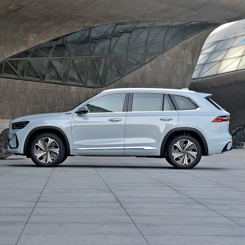 Китай Geely 2021 Xingyue L Tugella 2022 Новые гибридные автомобили на бензине
