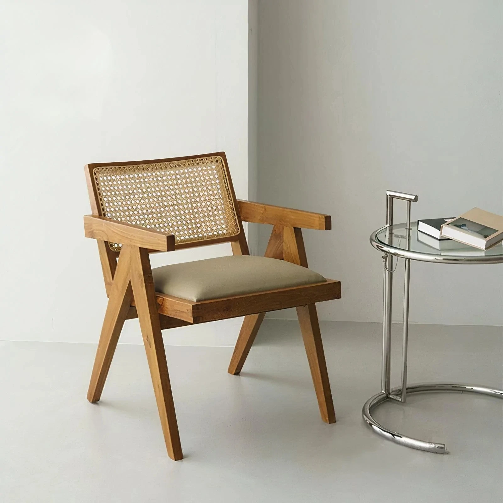 Wholesale Solid Black Restaurant Cane Wood Hotel Luxury Modern Rattan Dining Chair With Arms