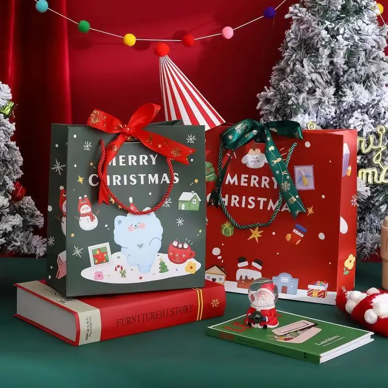 Luxury Custom Logo Christmas Envelope Handmade Small Kraft Paper Document Coated Garment Bag with Hot Stamping Feature Fur Use