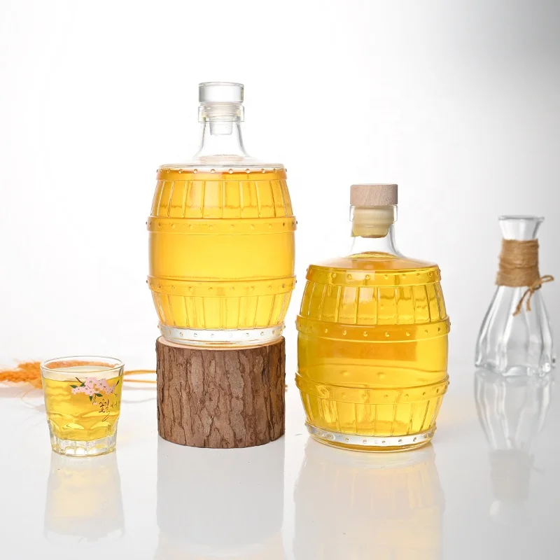 New Design Vodka Bottle Wine Packaging 500ml Glass Barrel Wine Glass Bottle with Cork