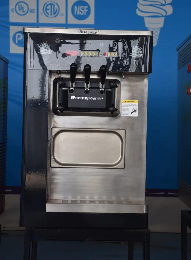 Oceanpower OP132BA Soft serve ice cream machine/Maquina de helado