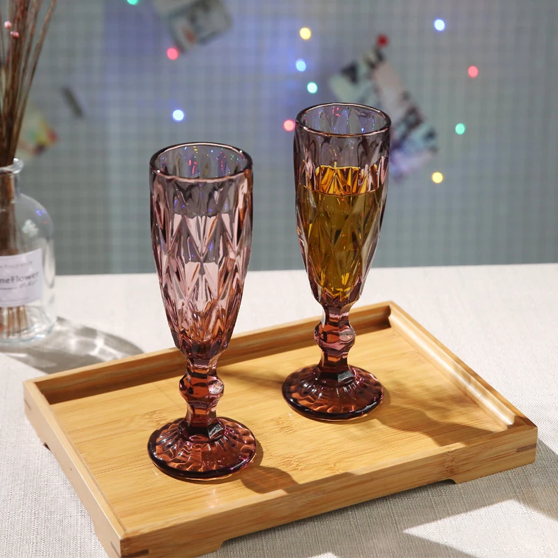 Wholesale wedding glasses Color embossed pattern Transparent Drinking cup green wine glasses Retro champagne Coupes for party