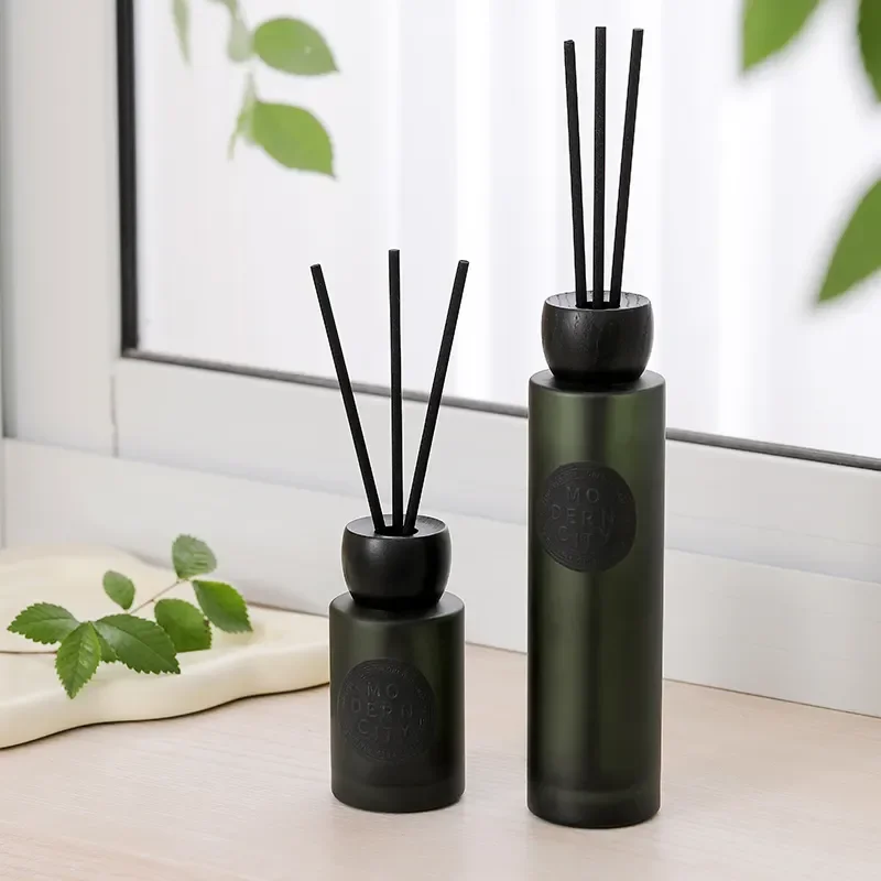 Luxury Home Decorative Aromatherapy Essential Oil Fragrance Perfume Glass Bottle Reed Diffuser
