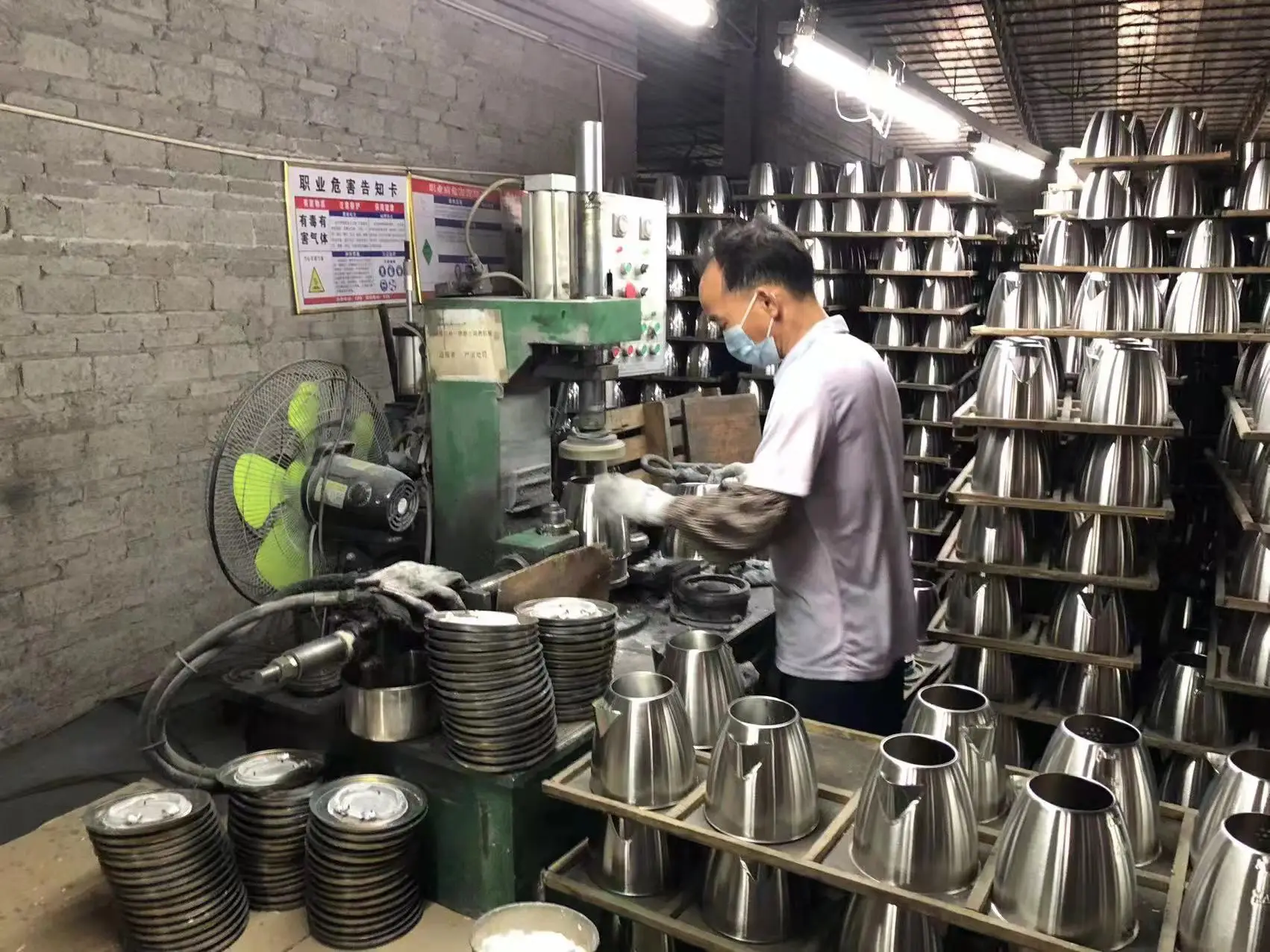 Wholesale 304 stainless steel classic style 1.8L 2L electric water boiler kettle electric tea kettle