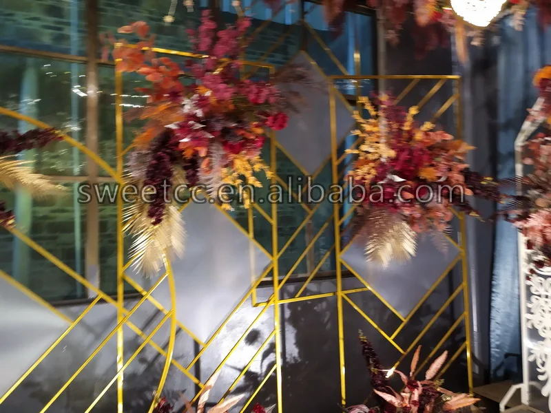 Wholesale Party Hollow out screen background set five Golden Metal Newest Backdrop For Wedding Decoration