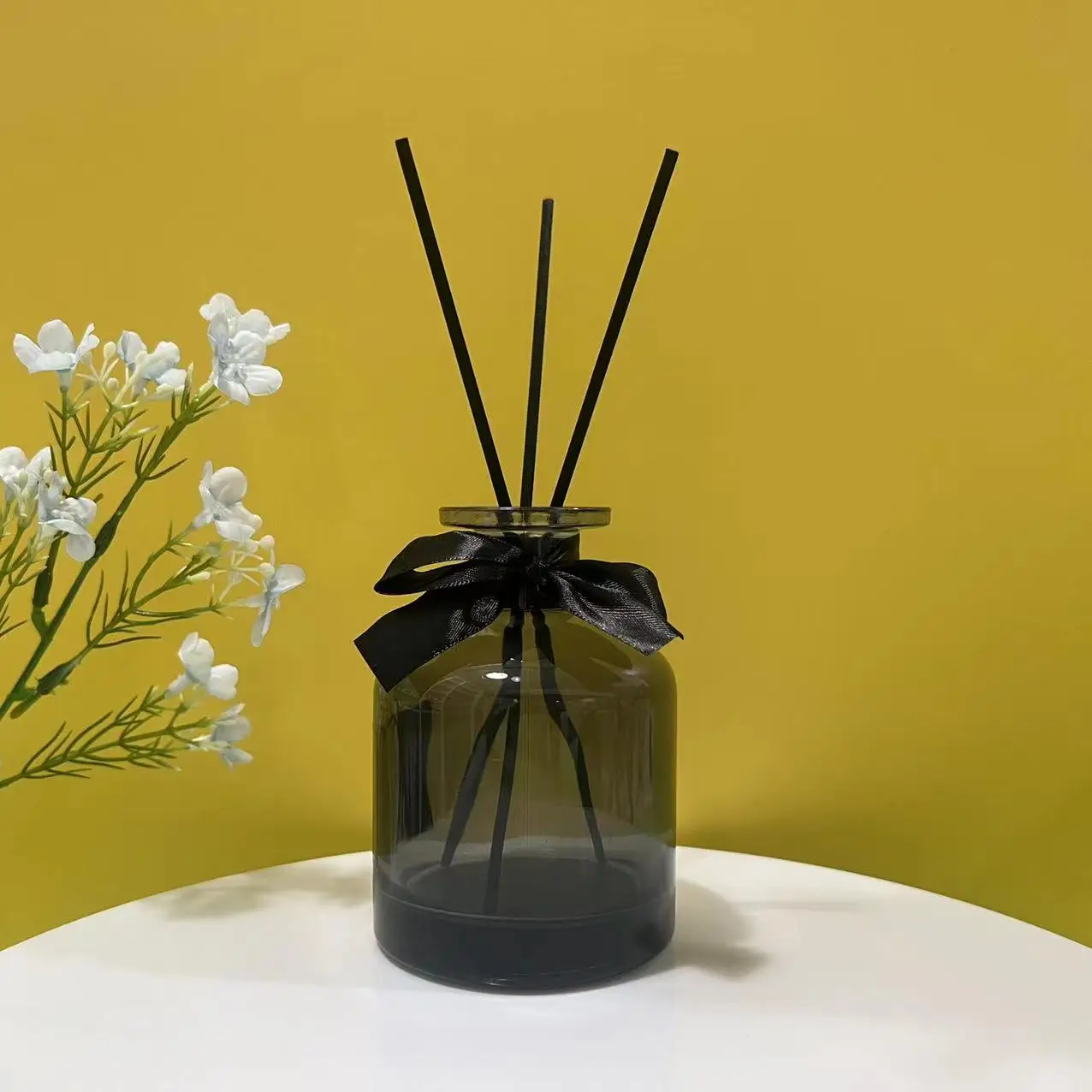 Custom Luxury 150ml  200ml  Essential Oil Aromatherapy Aroma Diffuser Bottle Empty Amber Glass Reed Perfume Diffuser Bottle