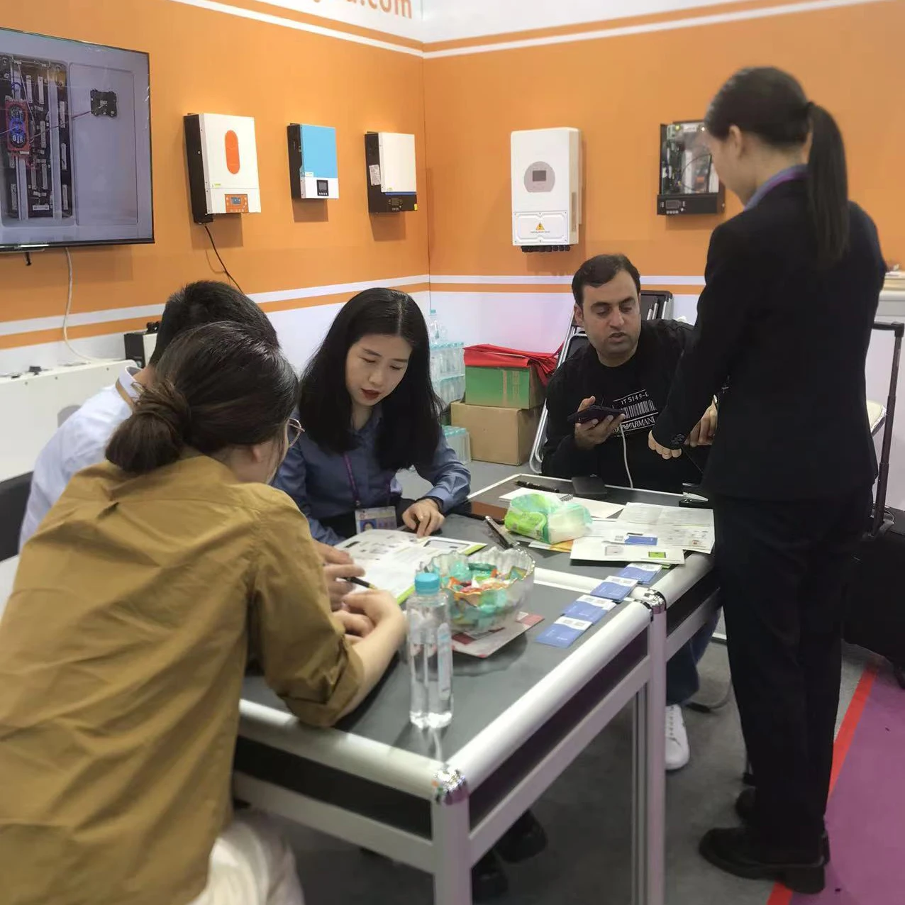 E-Twin 8KW / 11KW 48V 230VAC hybrid solar power bank inverter